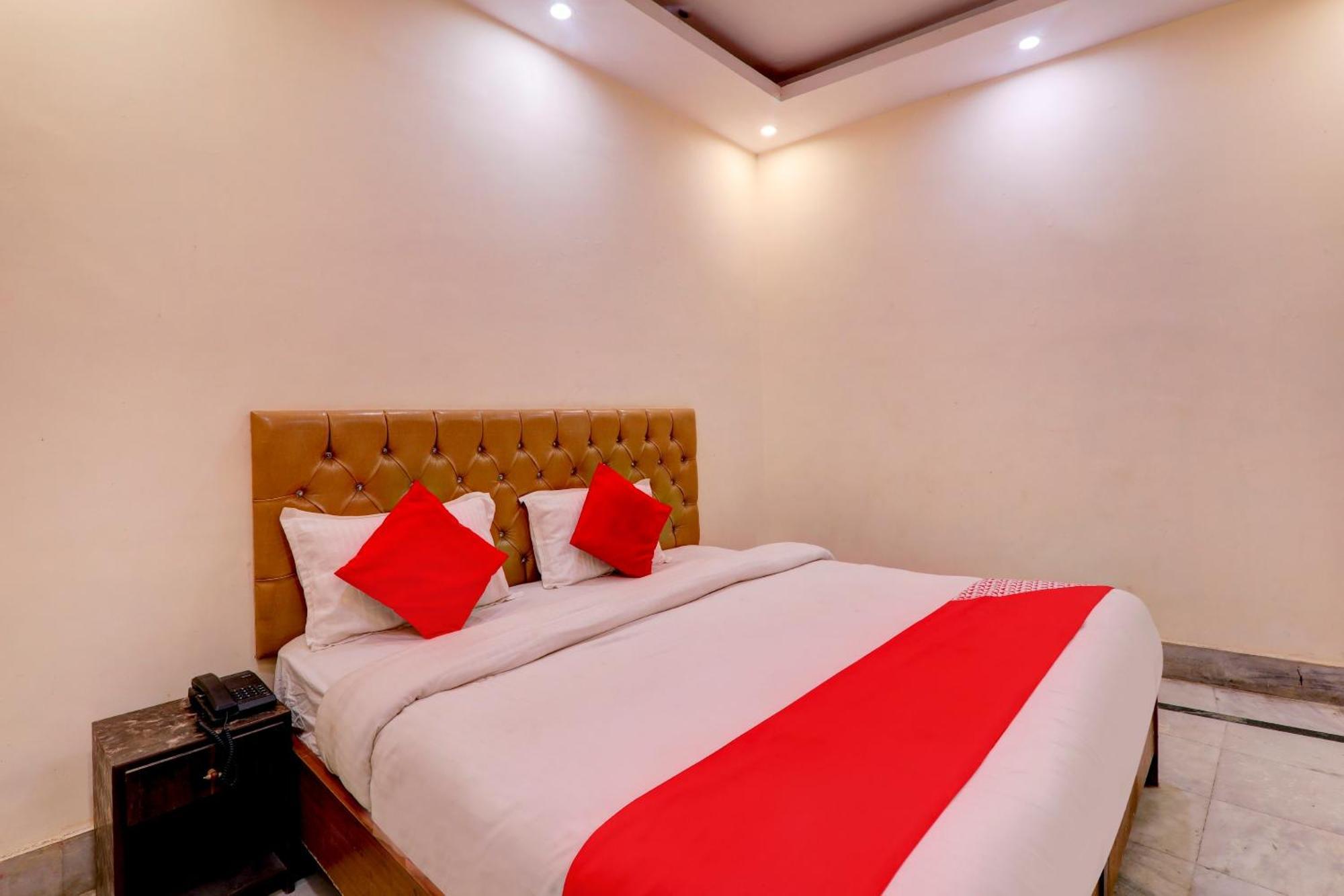 Hotel O Moon Palace Near Sahara Ganj Mall Лакхнау Экстерьер фото