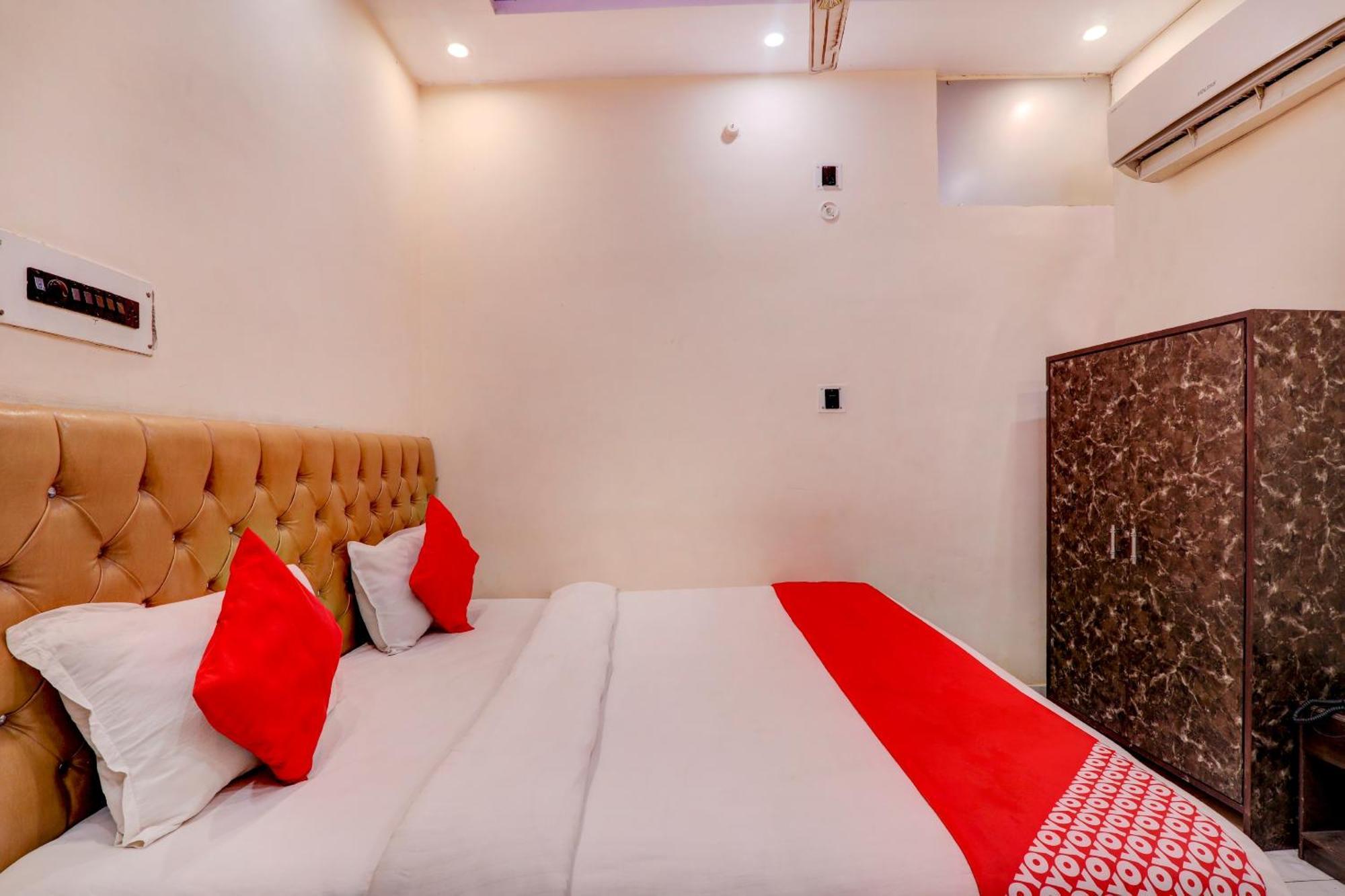 Hotel O Moon Palace Near Sahara Ganj Mall Лакхнау Экстерьер фото