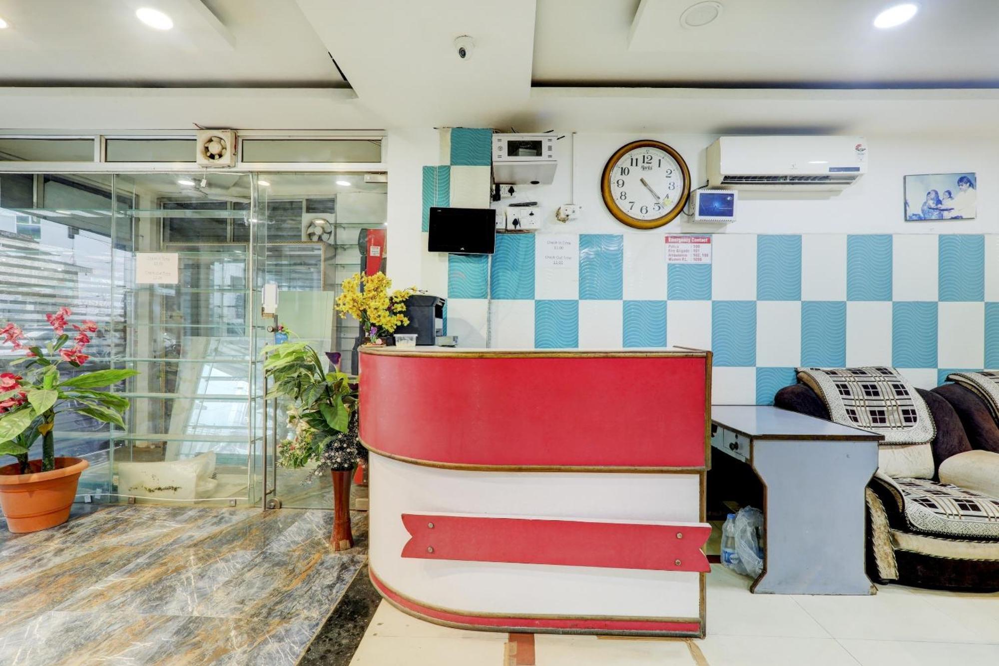 Hotel O Moon Palace Near Sahara Ganj Mall Лакхнау Экстерьер фото