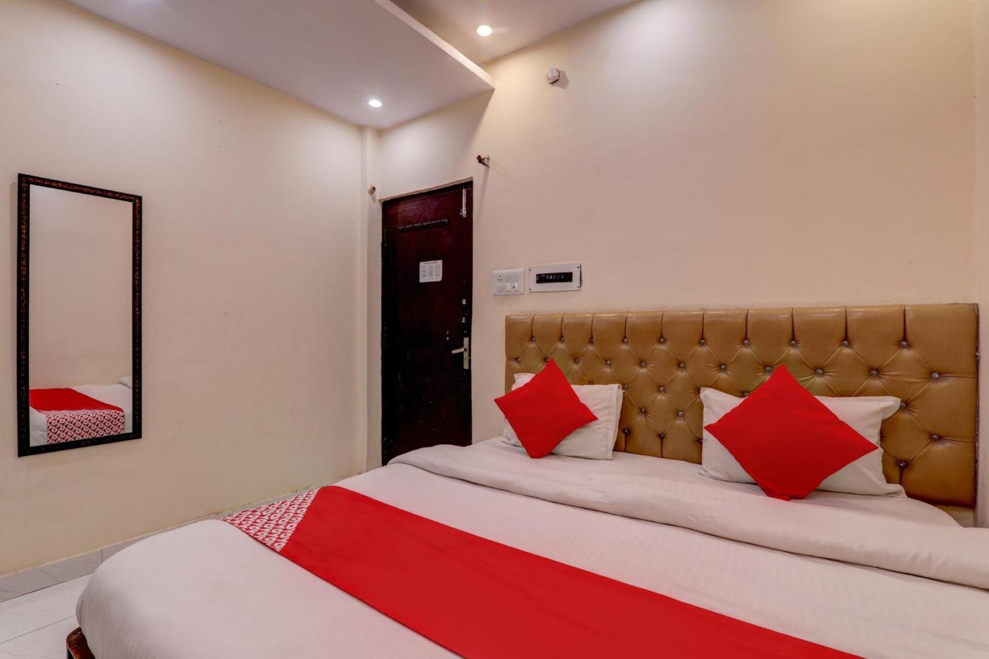 Hotel O Moon Palace Near Sahara Ganj Mall Лакхнау Экстерьер фото