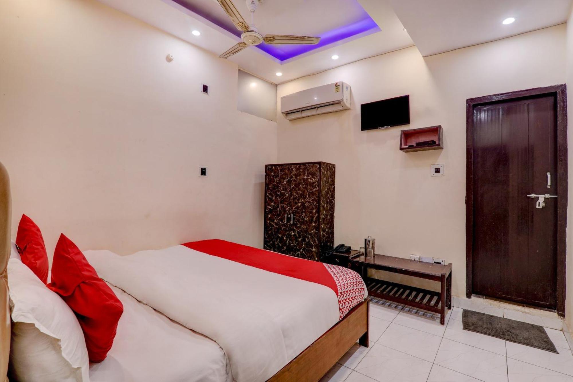 Hotel O Moon Palace Near Sahara Ganj Mall Лакхнау Экстерьер фото
